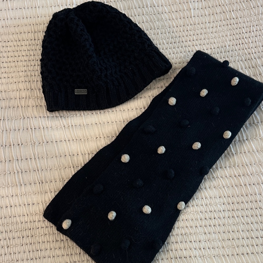 GAP Black Knit Scarf and Hat Set